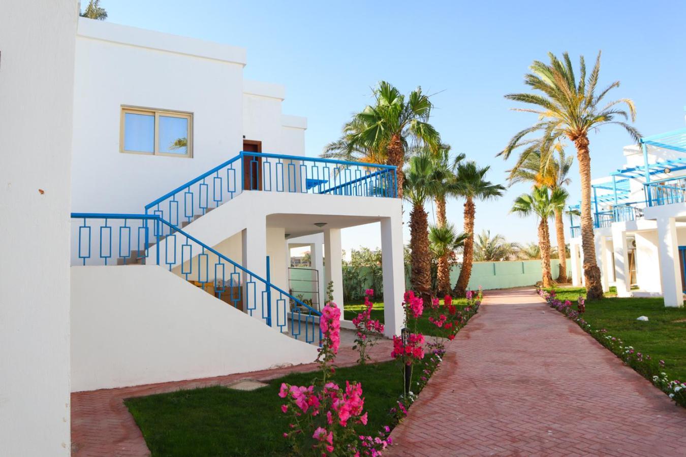 Hostgool Seaside Mirage Bay & Aqua Park Complex 4*